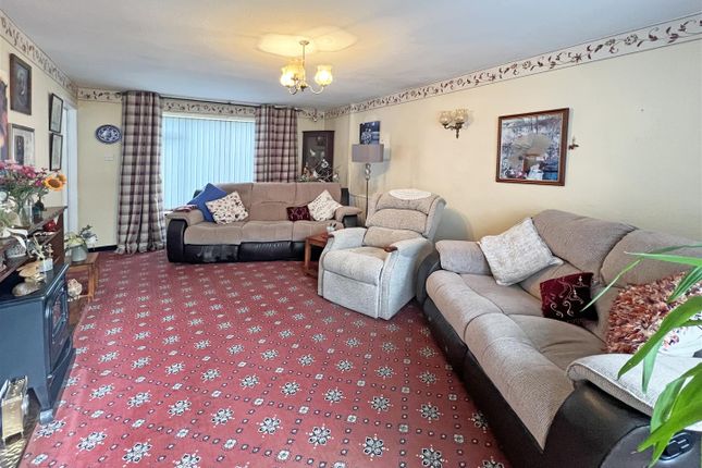 95, Kemberton Drive, Telford photo 4