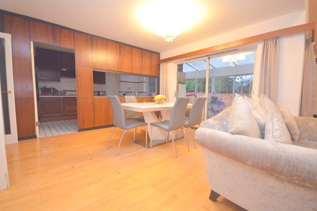 25, Freeman Way, Essex photo 5