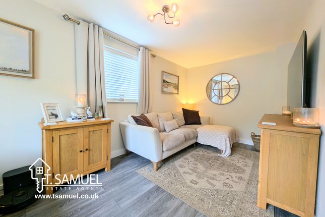 60 Kingfisher Crescent, Merthyr Tydfil photo 4
