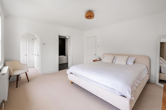 8, Purbrook, Pixham Lane, Dorking photo 3