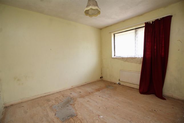104, Hedgelands, Werrington, Peterborough photo 2