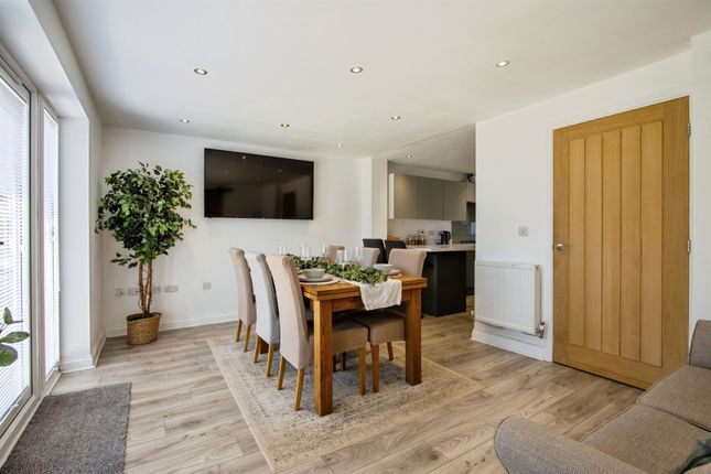 1, Spruce Garth, Leeds photo 5