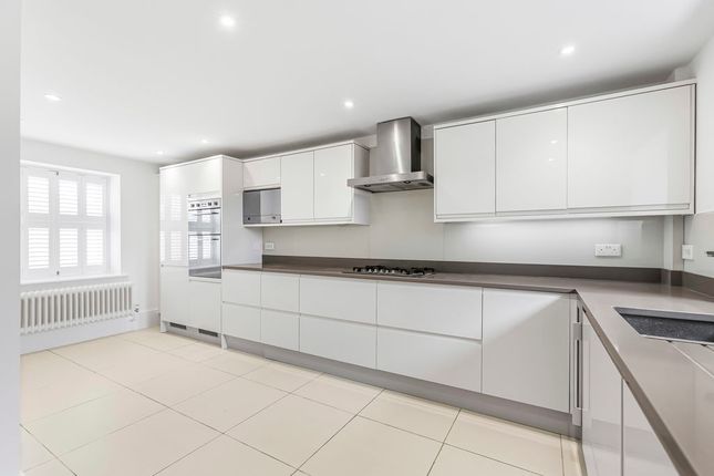 6, Orchid Close, Goffs Oak photo 2