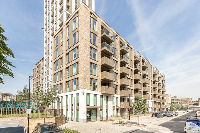 Flat for sale in Benedict Road, London