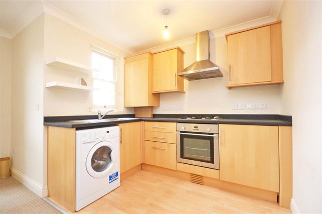 Flat 2 Ashgrove House, 65-67, Woodlands Road, Isleworth photo 3