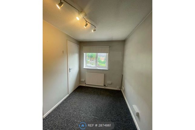 Radcot Close, Nine Elms, Swindon photo 4