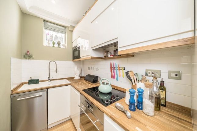 Flat A, 11, Cheniston Gardens, London photo 3