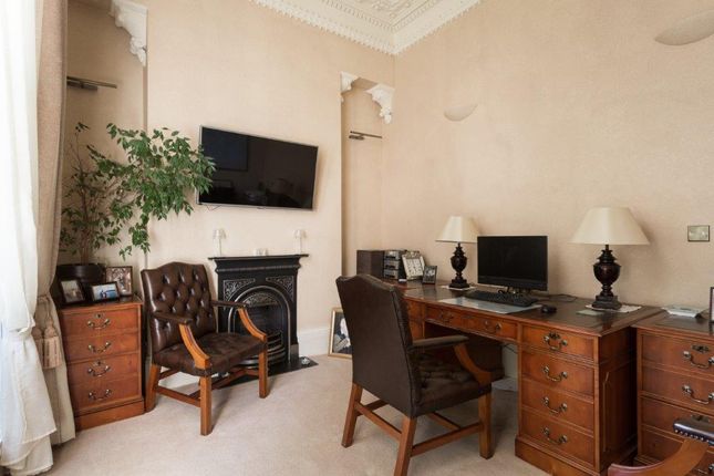 Town house for sale in St. Martins Lane, York