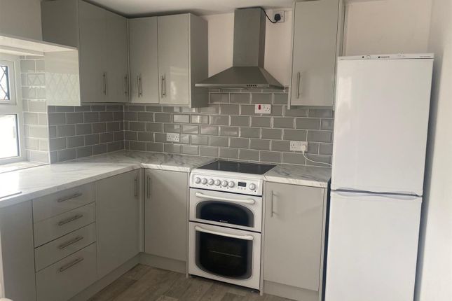 4, Bryn Crescent, Abertillery photo 3
