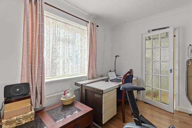 53, Chester Road, Slough photo 4