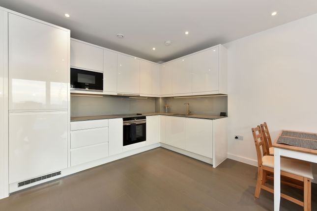 Reverence House, Lismore Boulevard, London photo 2