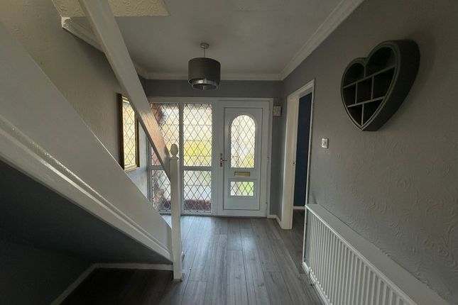 8, Park Avenue, Wolverhampton photo 3
