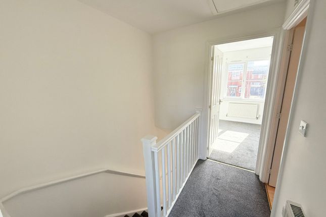 106 Charlotte Court, Swansea photo 4