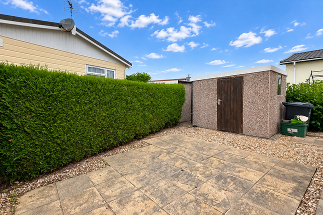 100, Sycamore Close, Weston-super-Mare photo 2