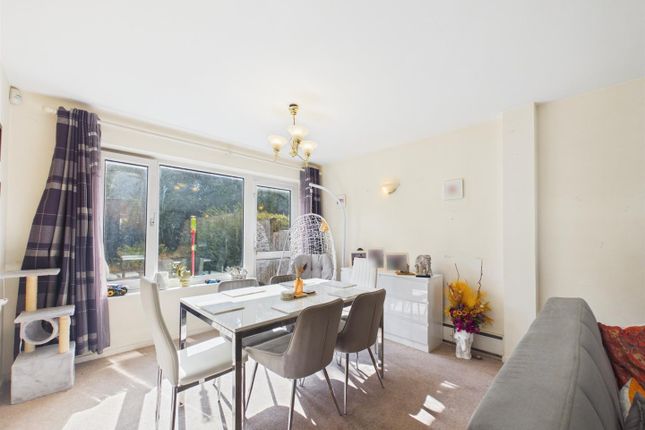 4, Parsons Lane, Aylesbury photo 3