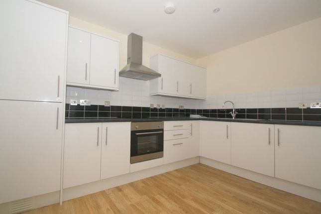 Thumbnail Flat to rent in Flat, Axminster Road, London