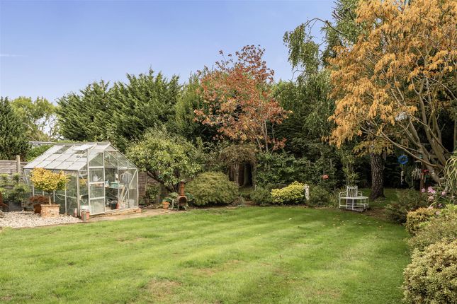 38, Josephine Avenue, Tadworth photo 4