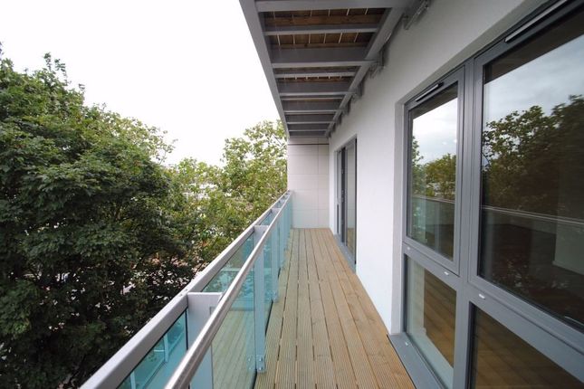 1-bed flat on Flat 7, Orchid Apartments, London, £405,000