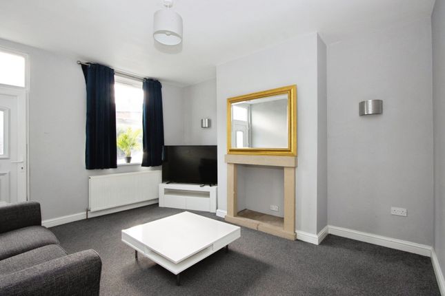 Medlock Road, Wakefield photo 3