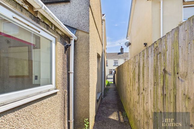 26a, High Street, Treharris photo 2
