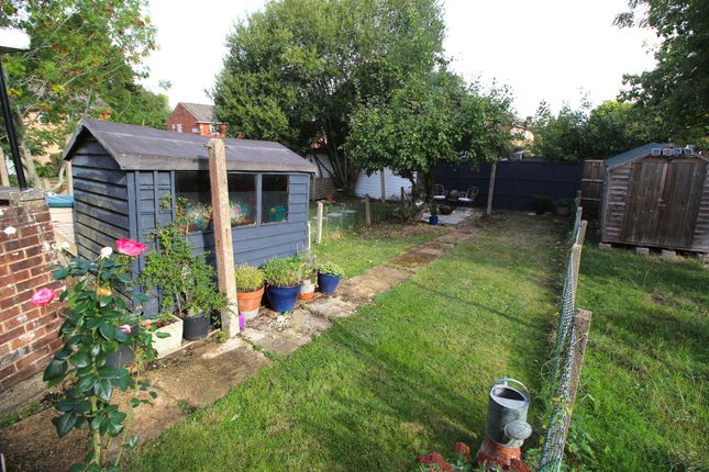 32 Little Platt, Guildford photo 2