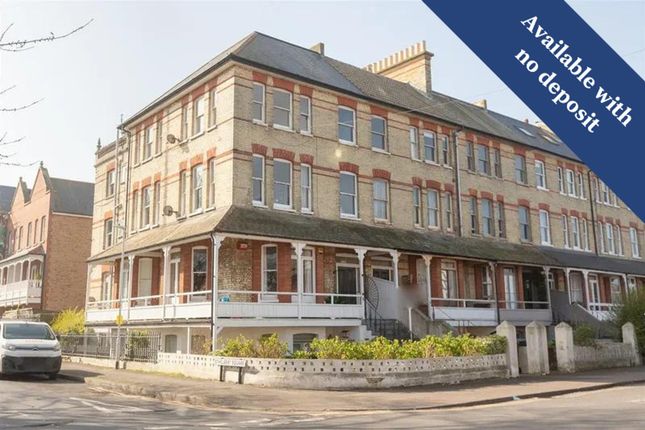 Flat to rent in Westgate Bay Avenue, Westgate-On-Sea