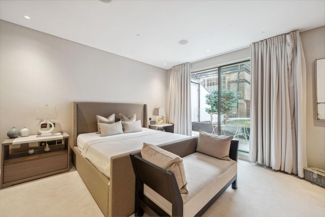 Flat to rent in Knights House, Cheval Place, London SW7.