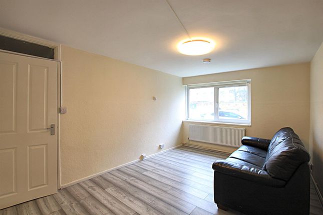 Flat for sale in Edgar Road, Hounslow