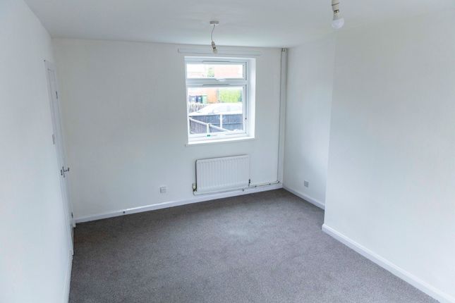 11, Village Close, Telford photo 5