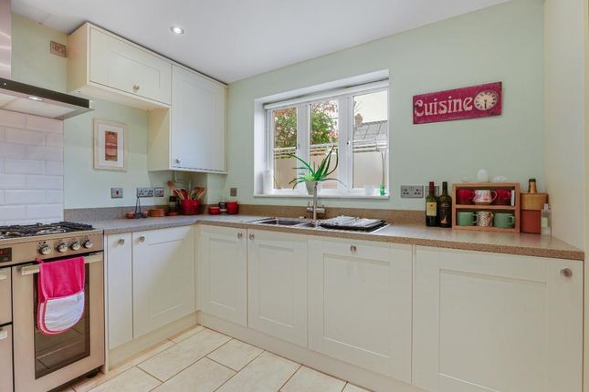 6, Tiverton Crescent, Milton Keynes photo 3