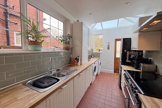 27, School Lane, Kenilworth photo 4