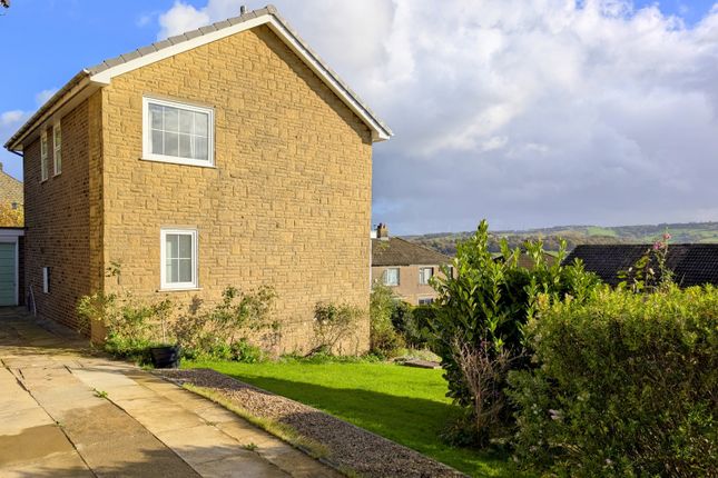 2, Templars Close, Halifax photo 2