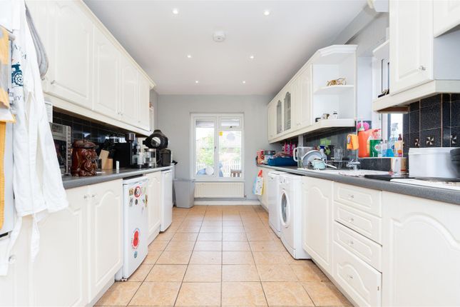 12, Coxs Way, Arlesey photo 2