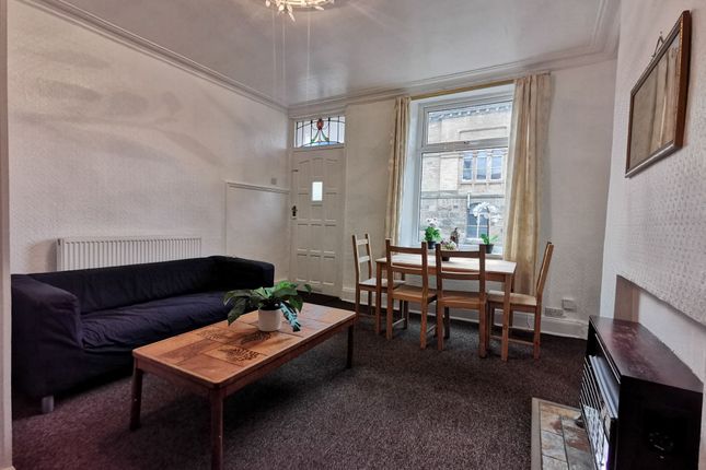 300 Heaton Road, Bradford photo 2