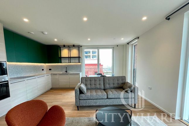 Flat to rent in 902, Curlew House, 1 Hawser Lane, London
