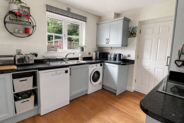 7, Goldfinch Close, Cornwall photo 4