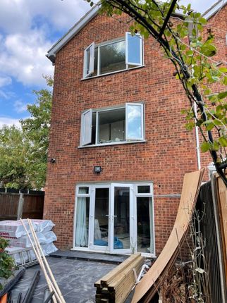 102 Linden Way, London photo 4