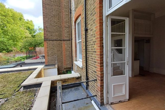Flat 2, 134, Fellows Road, London photo 3