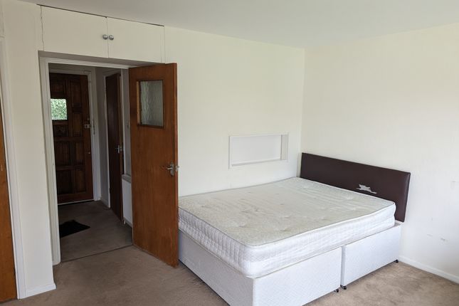 Ailantus Court, Stonegrove, Edgware photo 2