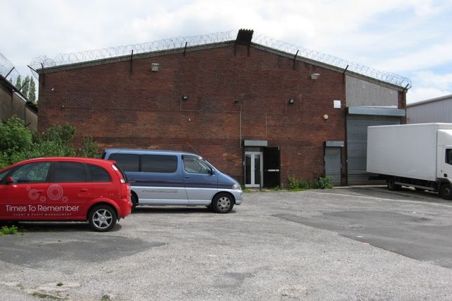 Warehouse to let in Bradstone Road, Manchester