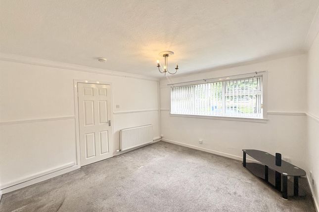 58, Broomlands Drive, Irvine photo 3