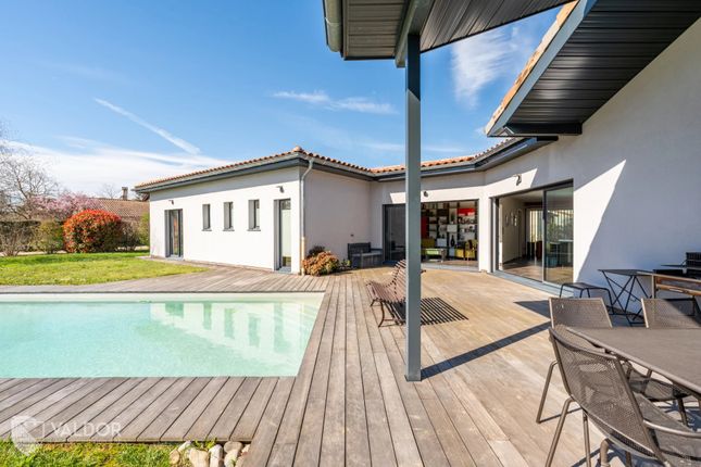 Thumbnail Villa for sale in Saint Bernard, Beaujolais / Pierres Dorees, Burgundy To Beaujolais