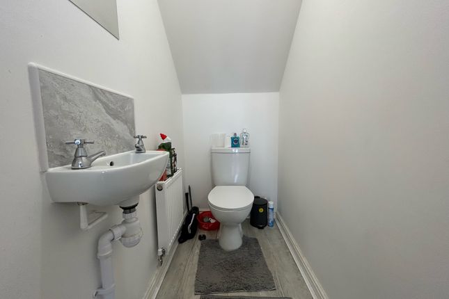 20, Rotherham photo 4
