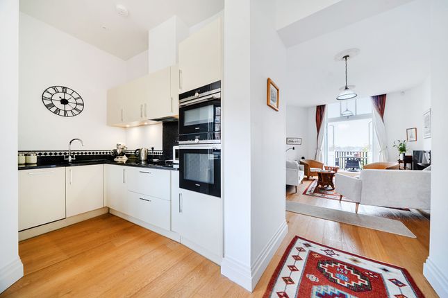 130 King Edward VII Apts Kings Drive, Midhurst, Midhurst photo 2