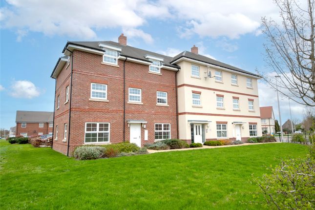 Thumbnail Flat for sale in Hayes Drive, Spencers Wood