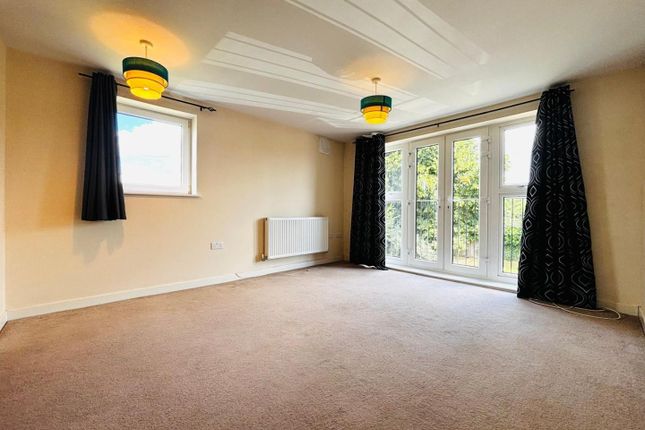 68, Alexander Square, Eastleigh photo 2