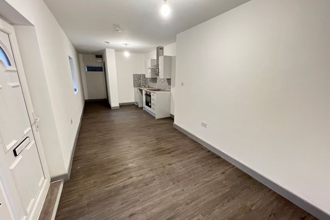 Thumbnail Studio to rent in Burgess Road, Leicester