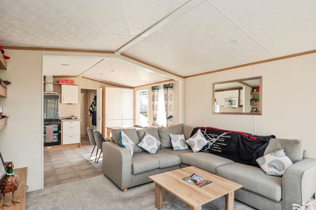 61, Redcliffe, Bowleaze Coveway, Weymouth photo 4