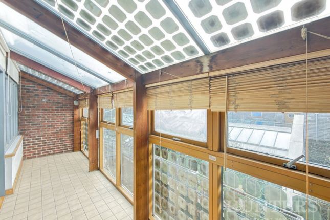Flat 5, 3 Helios Road, Wallington photo 4