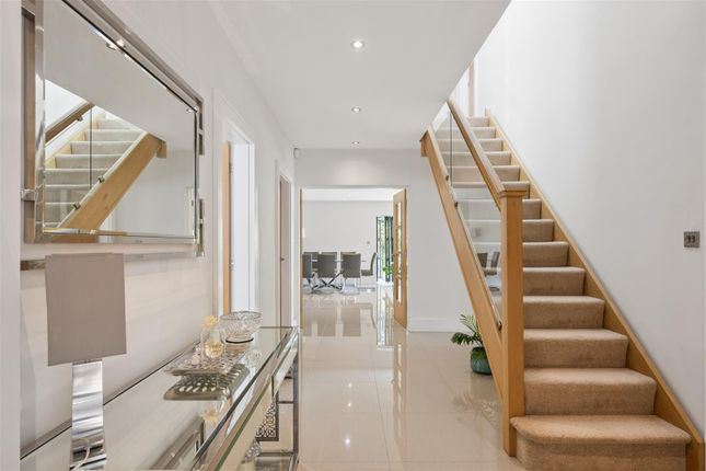 3, Winmarith Drive, Altrincham photo 2
